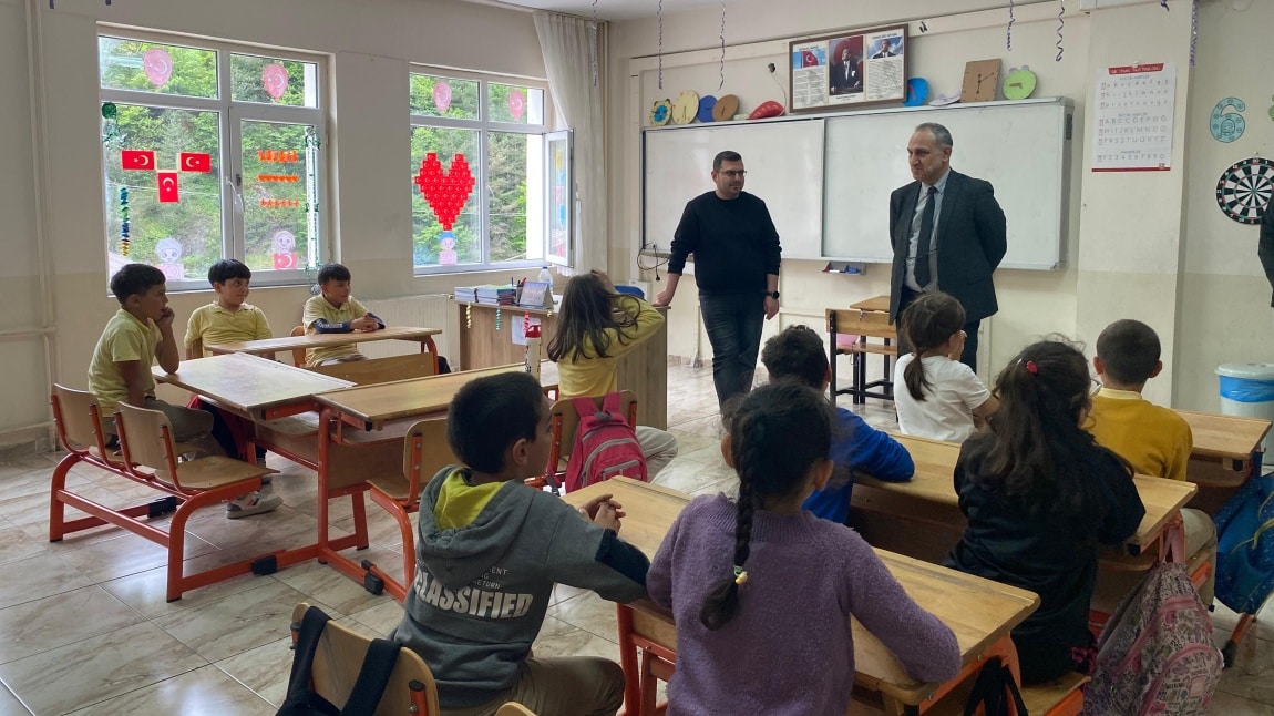İLÇE MİLLİ EĞİTİM MÜDÜRÜMÜZ OKULUMUZU ZİYARET ETTİ